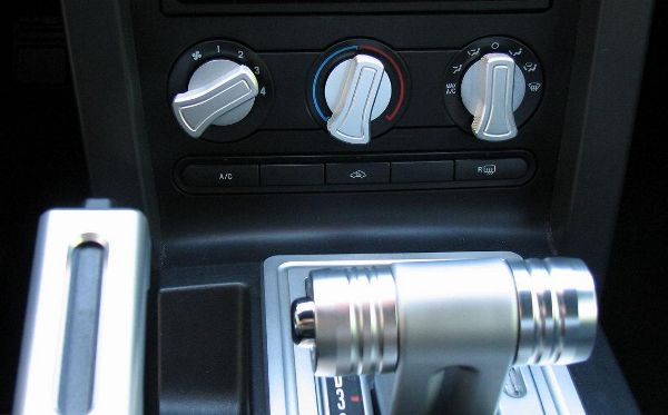 05-09 Mustang Billet A/C Knob Covers - Satin